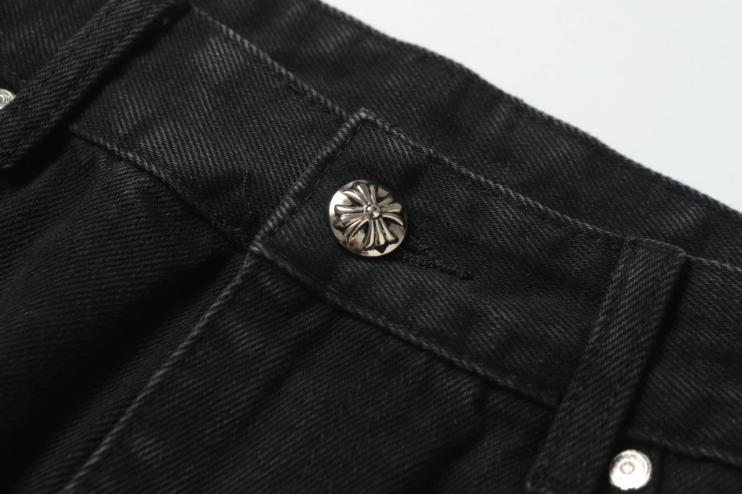 Signature cross patches jeans