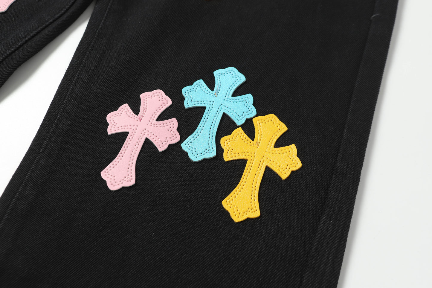 Signature cross patches jeans