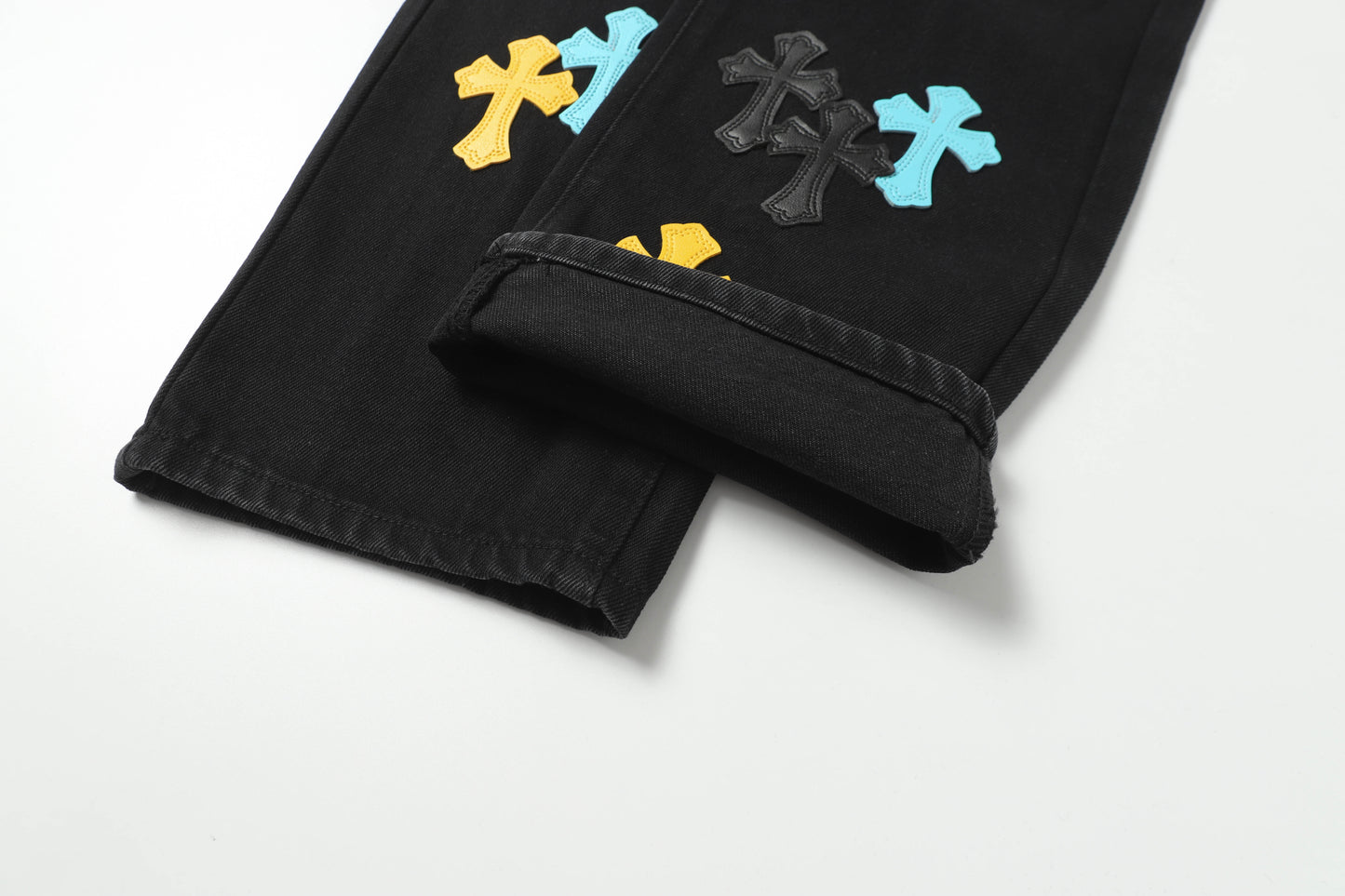 Signature cross patches jeans