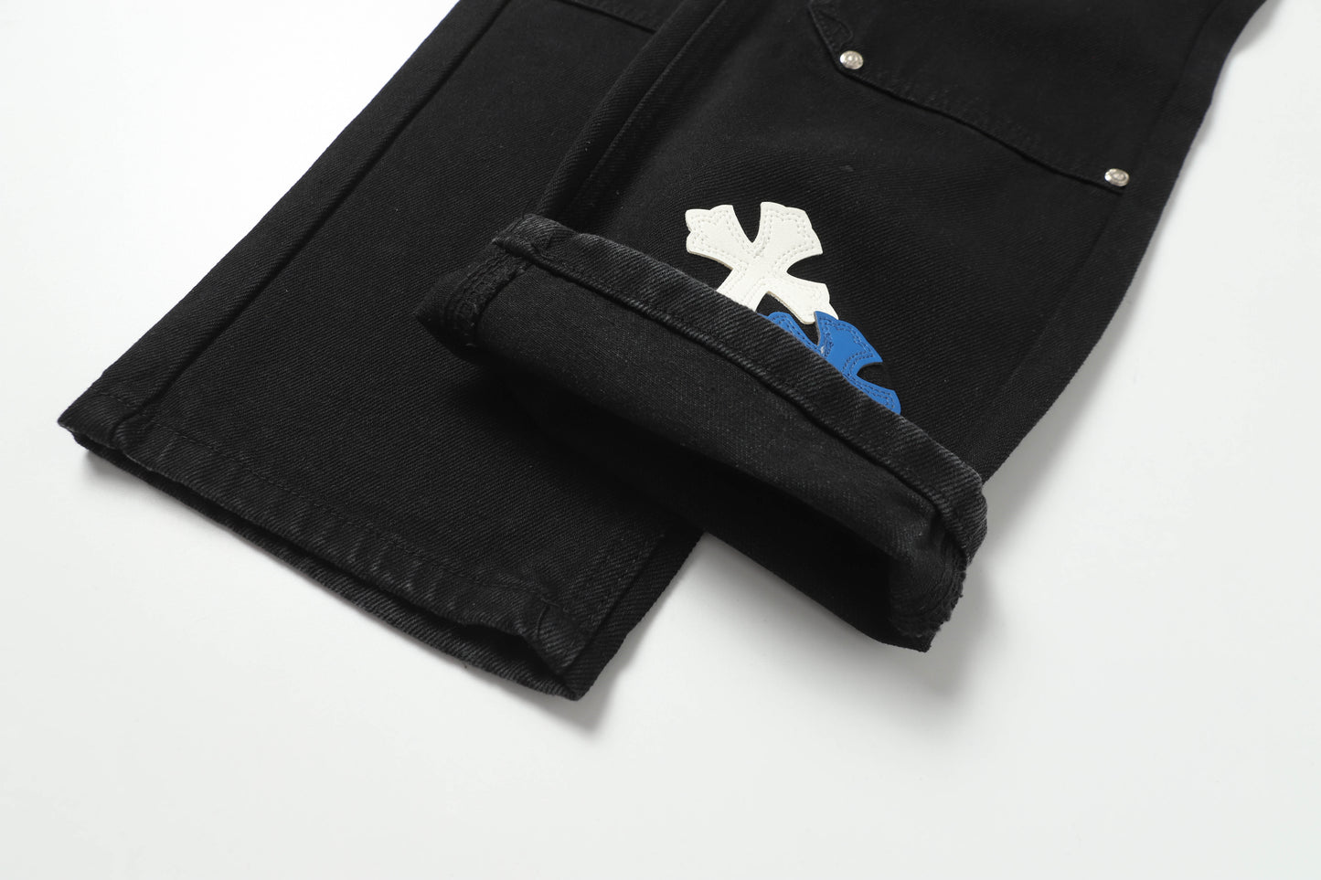 Signature cross patches jeans