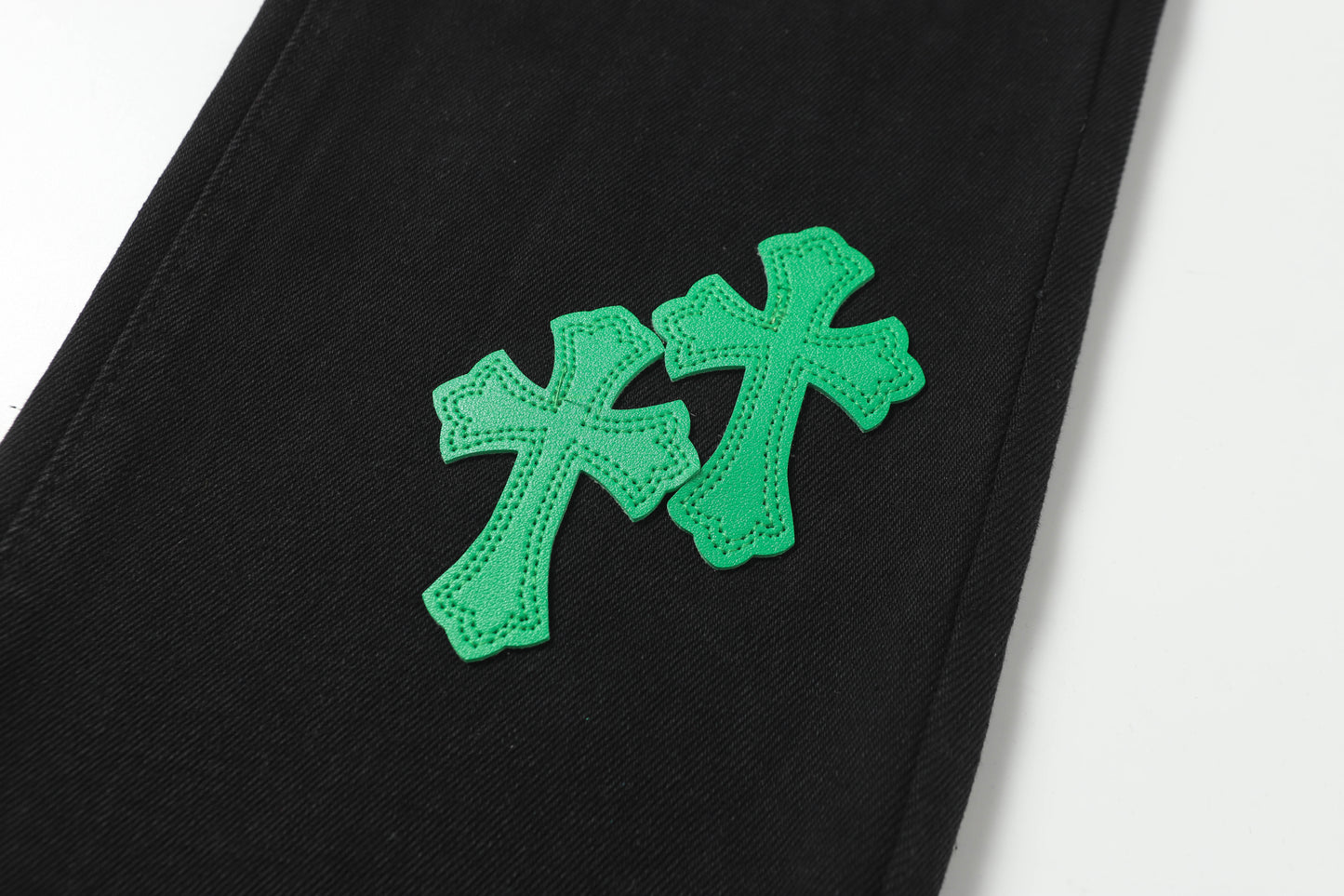 Signature cross patches jeans